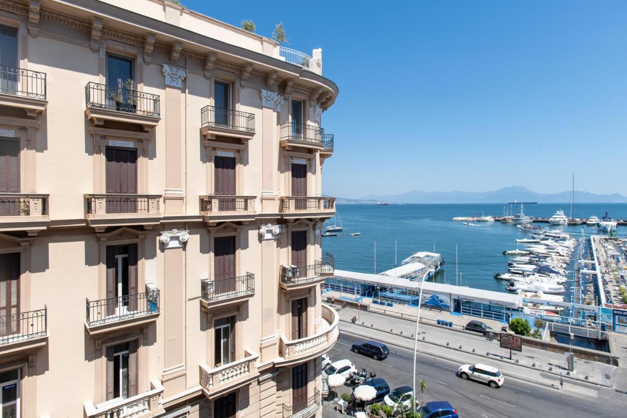 Bed and Breakfast Lux Caracciolo à Naples Extérieur photo
